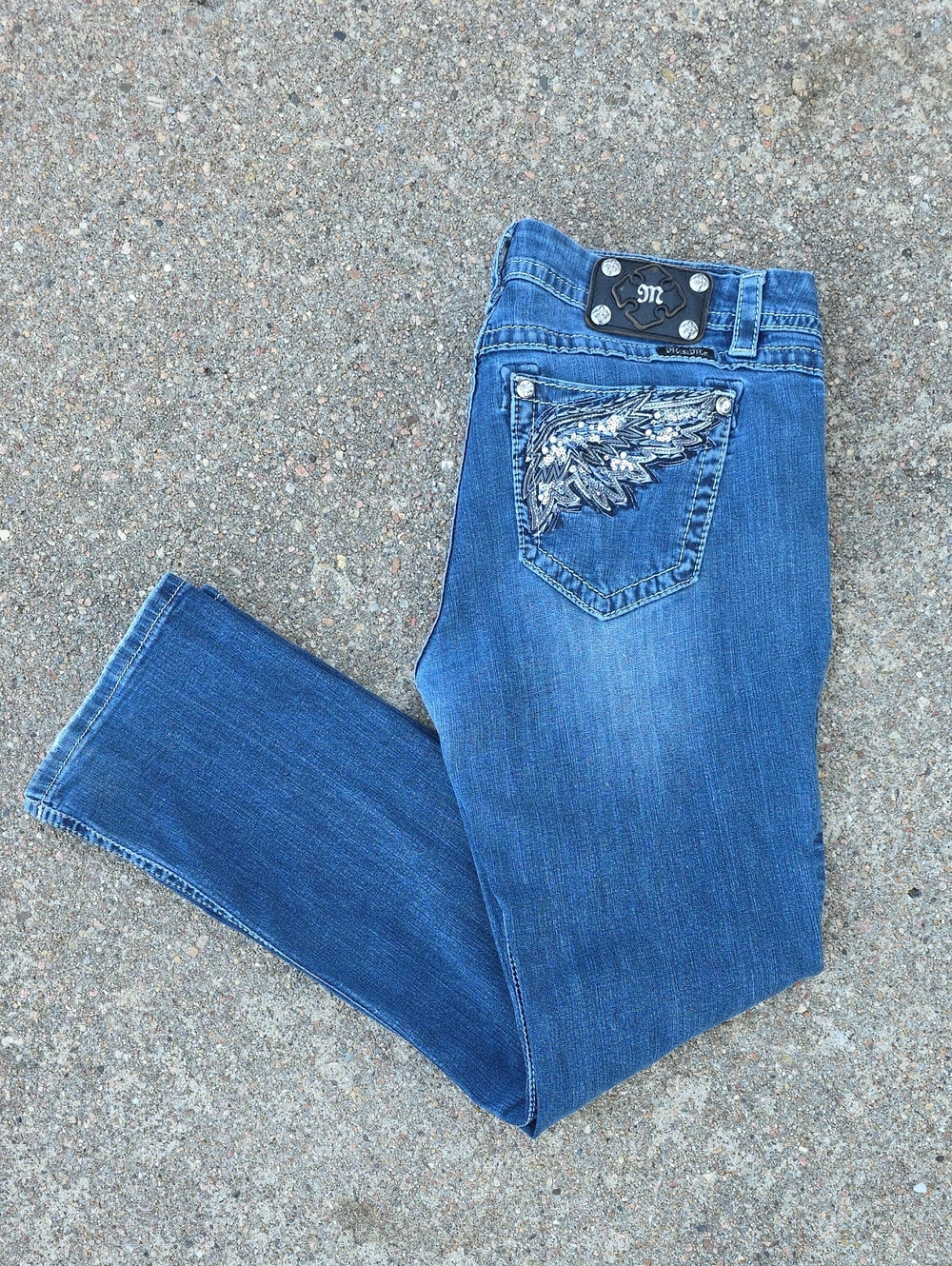 Miss Me Mid Rise Easy Straight Leg Embellished Angel Wings Denim Jeans Size 32
